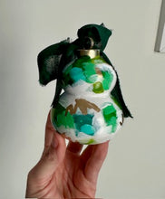 Load image into Gallery viewer, Hand Painted Ceramic Bauble - green