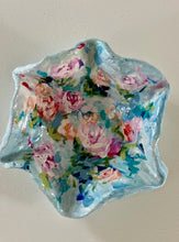 Load image into Gallery viewer, Hand sculpted &amp; painted clay trinket dish