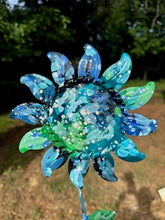 Load image into Gallery viewer, Hand Painted Sunflower Lawn Ornament - click to see color options